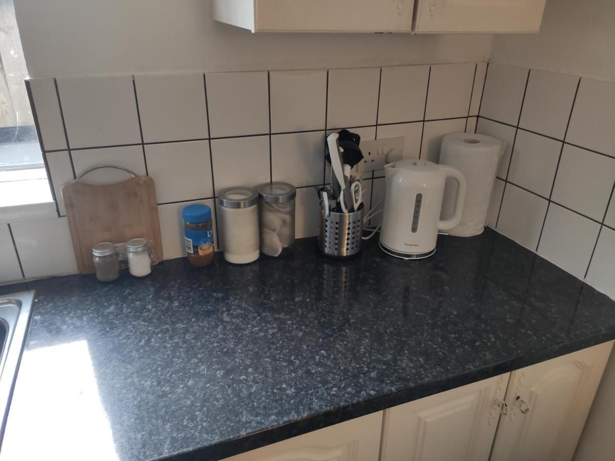 Whitchurch 1 Bedroom Apartment Кардіфф Екстер'єр фото